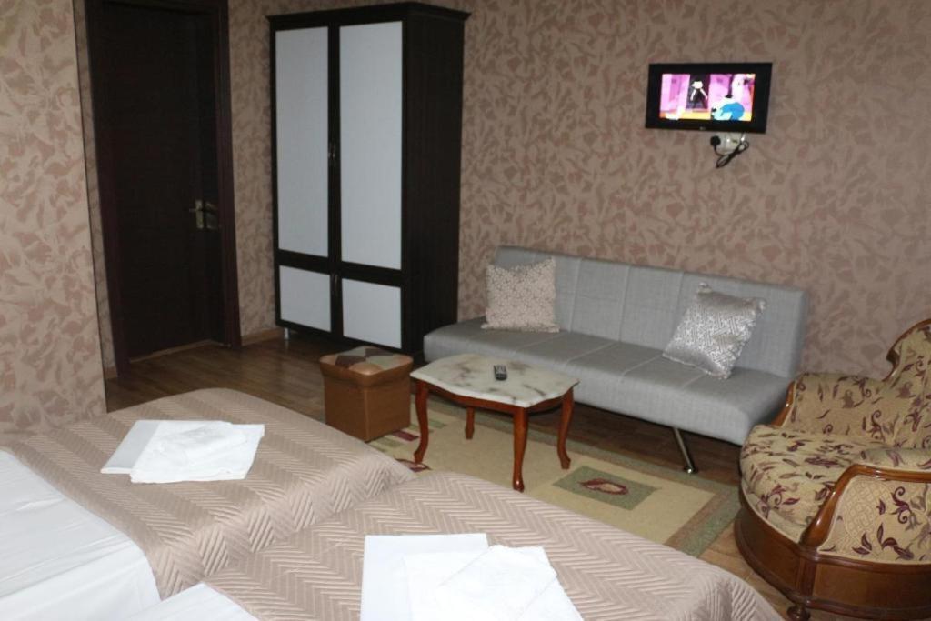 Hotel Albatros Batumi Exterior foto